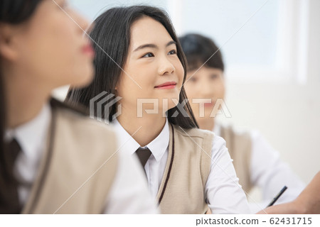 學生校服 62431715