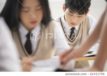 學生校服 62431799