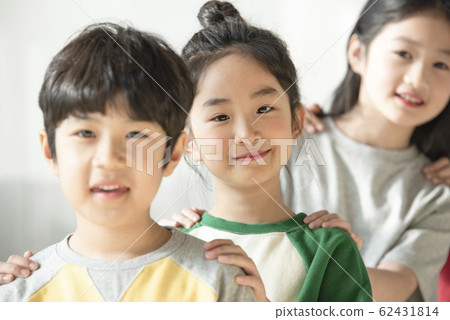 Child friendship play Child friendship play 62431814