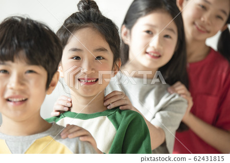 Child friendship play Child friendship play 62431815