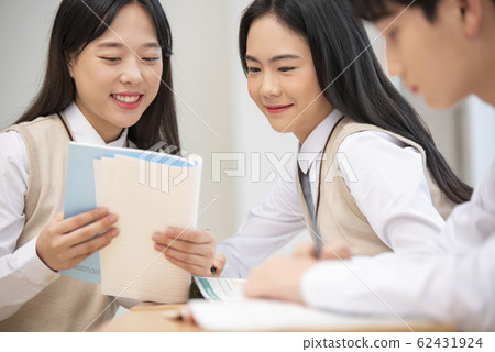 學生校服 62431924