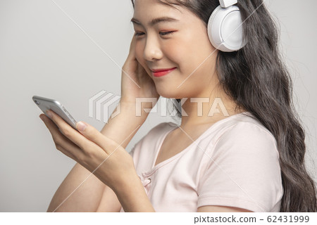 Female music electronics 62431999