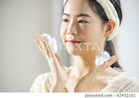 Beauty woman 62432101