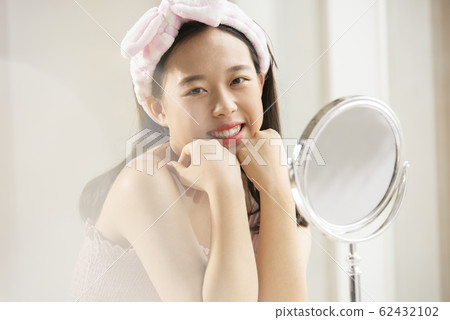 Beauty woman 62432102