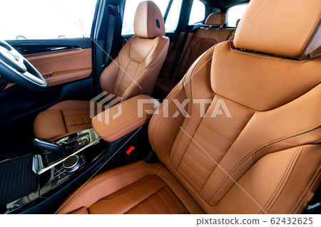 Automobile / in-car Automobile / in-car 62432625