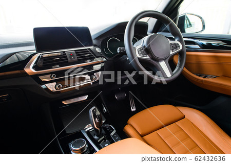 Automobile / in-car Automobile / in-car 62432636