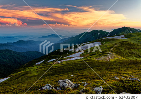 The ridgeline of the afterglow seen from Iide Motoyama to Oninake 62432807