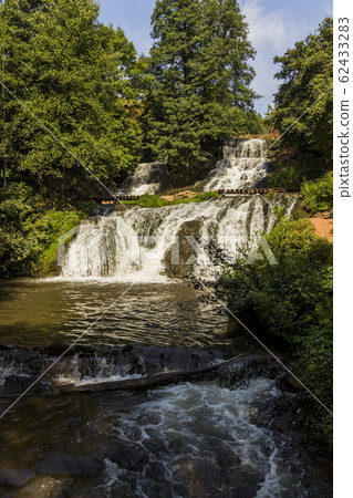a big waterfall 62433283