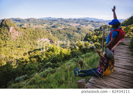 Travel, nature travel of Asian couples while is 62434111