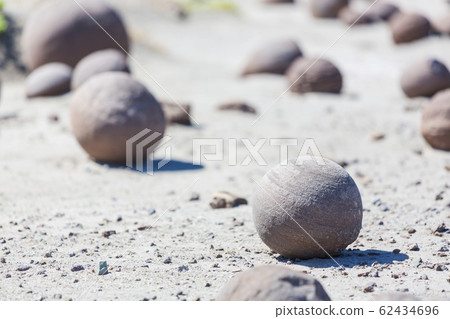 Natural balls 62434696