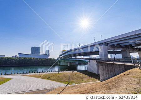 豐洲6丁目公園筱之運河和有明競技場的風景 62435814