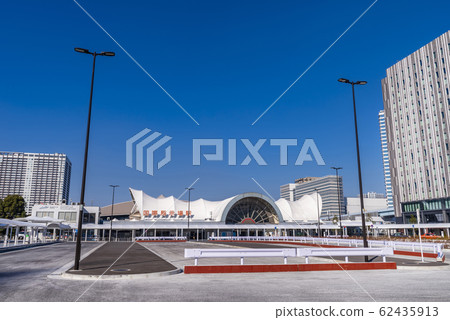 Scenery in front of Rinkai Line International Exhibition Center Station 62435913