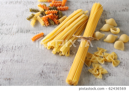 Various types of pasta 62436569
