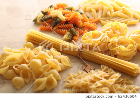 Various types of pasta 62436604