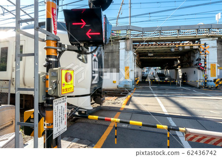 Stable road crossing 62436742