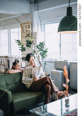 Couple lifestyle 62437807