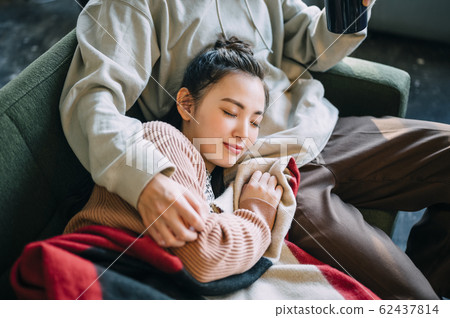Couple lifestyle 62437814