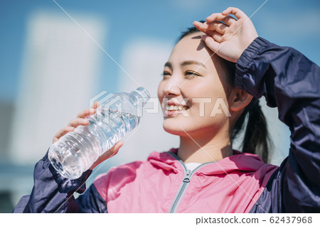 女人補水 62437968