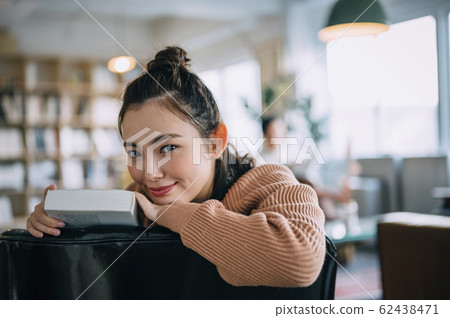 Women's lifestyle 62438471