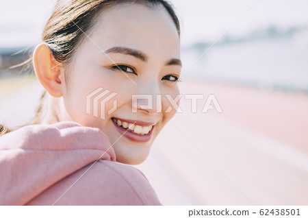 Portrait of a woman outdoors Portrait of a woman outdoors 62438501