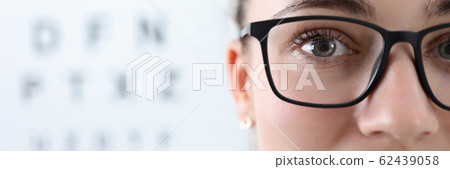 Beautiful oculist in clinic Beautiful oculist in clinic 62439058