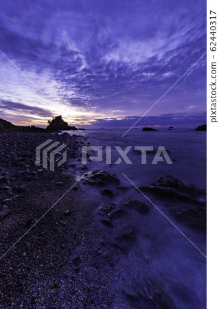 (靜岡縣)南水伊勢崎黎明的Minokake岩石 (靜岡縣)南水伊勢崎黎明的Minokake岩石 62440317