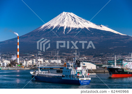 《Shizuoka Prefecture》 Tagonoura Port overlooking Mt. Fuji 《Shizuoka Prefecture》 Tagonoura Port overlooking Mt. Fuji 62440966