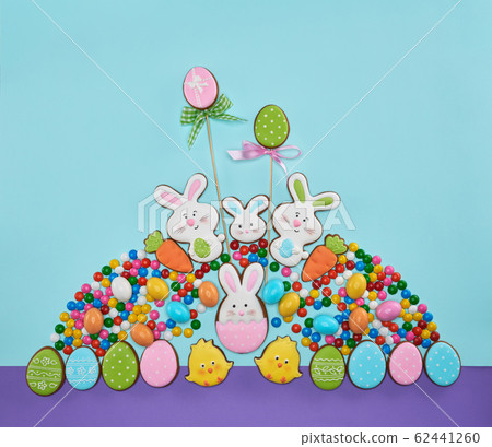 Beautiful composition of delicious gingerbreads for Easter Beautiful composition of delicious gingerbreads for Easter 62441260