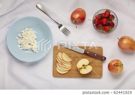 fruit strawberry, strawberry banana, breakfast pancakes, healthy breakfast, strawberries blueberries, wild strawberries, traditional american, fresh strawberries 62441929