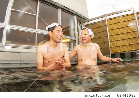 Hot spring bathing snap of two senior boys 62441982