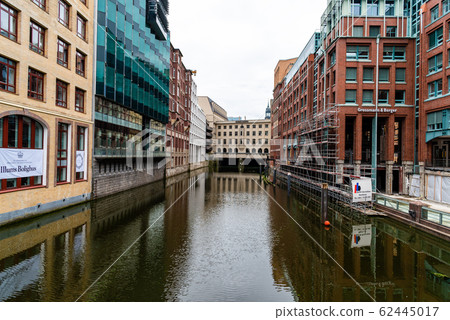 Scenic view of Bleichenfleet canal in Hamburg 62445017