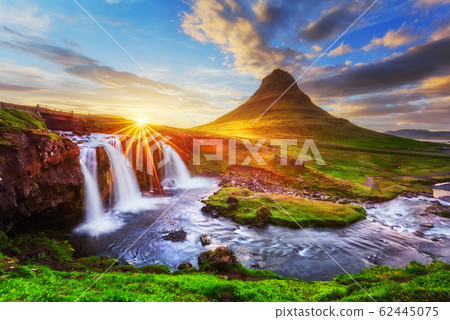 Picturesque landscape with Kirkjufellsfoss 62445075