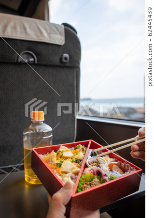 Ekiben在火車上吃飯 Ekiben在火車上吃飯 62445439
