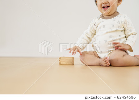 Children and flooring bare feet bare feet clean floor image material 62454590