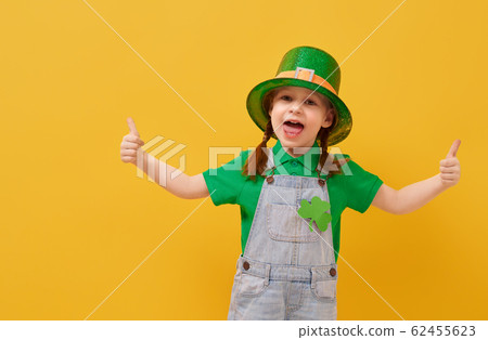 girl in leprechaun hat 62455623