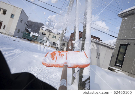 Snow removal work (POV shooting) 62460100