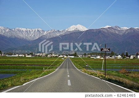 Azumino in spring Rural scenery near Mihoda and Mount Jenen Ohisama location 62461465