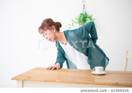 Painful mature woman Painful mature woman 62466926
