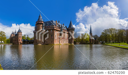 De Haar castle near Utrecht - Netherlands 62470200