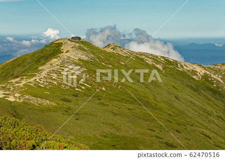 從飯出本山看的本山小屋 62470516