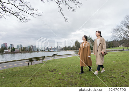 Japanese women studying abroad in Vancouver 62470790