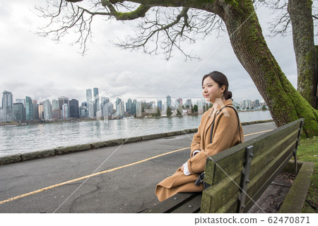 在溫哥華留學的婦女 在溫哥華留學的婦女 62470871