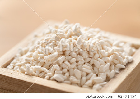 Malted rice  62471454