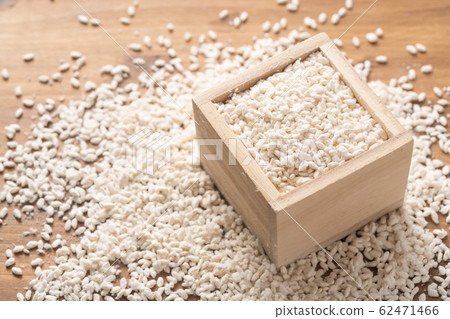 Malted rice  62471466