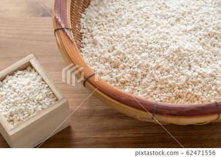 Malted rice  62471556