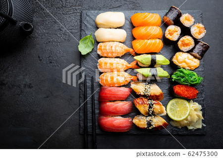 Set of sushi and maki Set of sushi and maki 62475300