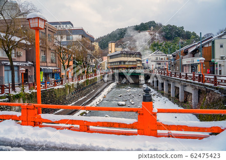 Yumura hot spring with snow scene Yumura hot spring with snow scene 62475423