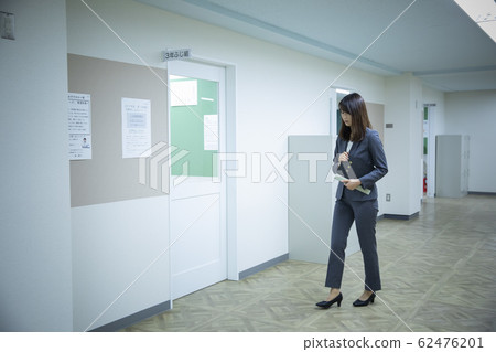 Business Woman Female Teacher 62476201