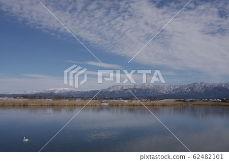 Lake Hyogo with little snow Lake Hyogo with little snow 62482101