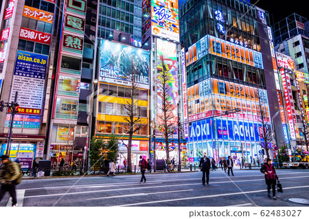 東京秋葉原夜間電動街 62483027